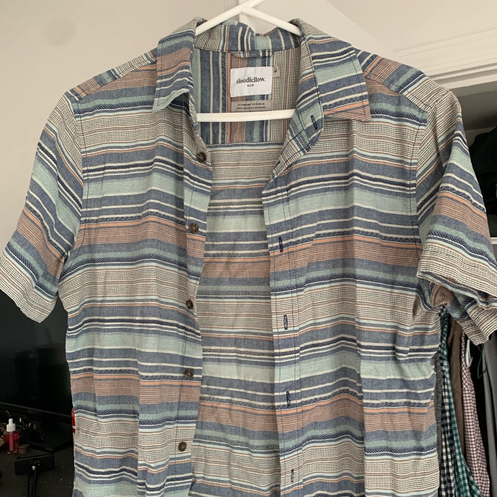 Men’s sort sleeve button up